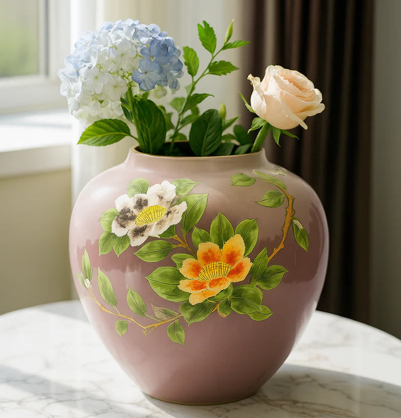 工芸品 Kutani ware vase by Takashi Kitamura Kutani ware vase by Takashi Kitamura