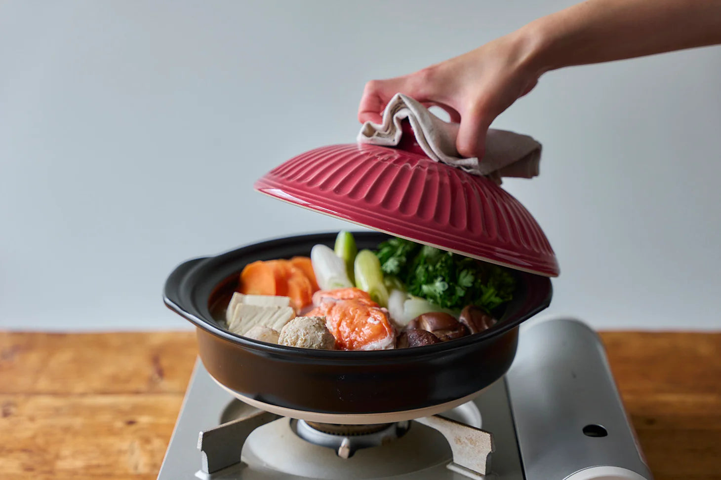 DONABE GINPO (JAPANESE CLAY POT) KIKKA – SIZE 9