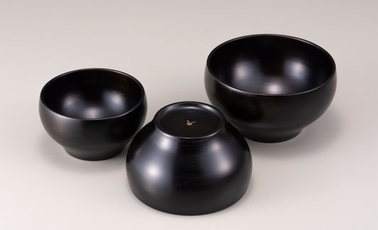 YAMANAKA LACQUERWARE SAKURA ROUND BOWL BLACK(M SIZE)