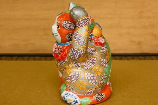 KUTANI WARE LUCKY CAT(MANEKI NEKO)SILVER AND RED FLORAL DESIGN