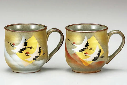 KUTANI WARE PAIR OF MUGS GOLD LEAF CRANE