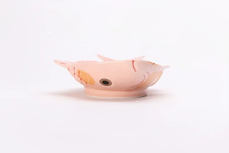 ARITA WARE NISHIKI PINK GLAZE TAI-SHAPED DISH WITH GOLD ACCENTS / KOURAKU KILN