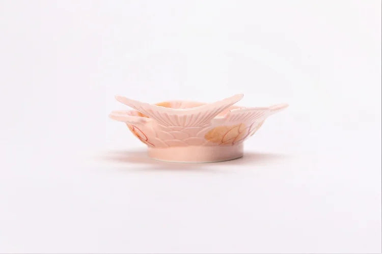 ARITA WARE NISHIKI PINK GLAZE TAI-SHAPED DISH WITH GOLD ACCENTS / KOURAKU KILN