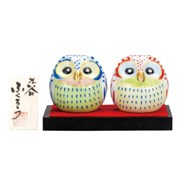 KUTANI WARE PAIR OF OWL FIGURINE (WITH STAND, RUG, AND STANDING SIGN)