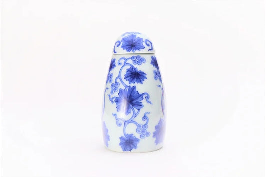 ARITA PORCELAIN SOY SAUCE DISPENSER – SOMETSUKE ARABESQUE, KINGFISHER SHAPE | KOURAKU KILN