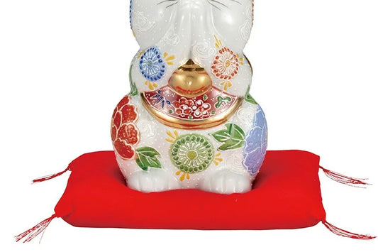 KUTANI WARE 6-INCH PRAYING CAT (MANEKI NEKO) SHIROMORI