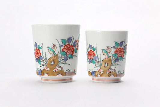 JAPANESE YUNOMI TEA CUP BOTAN CHOMON GUMI / ARITA WARE BY KAKIEMON