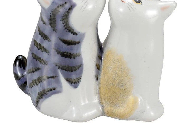 KUTANI WARE FRIENDLY CATS PURPLE AND GOLD GLAZE