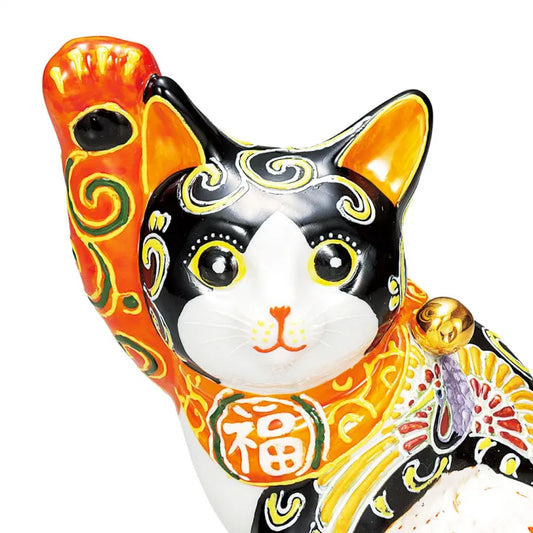 JAPANESE KUTANI PORCELAIN MANEKI NEKO – AKA FUJI AND CRANE MOTIF