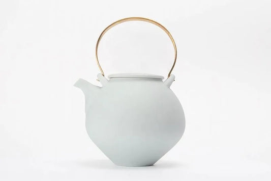 ARITA PORCELAIN WHITE PORCELAIN BLAST TEAPOT (LARGE) – RISOGAMA KILN