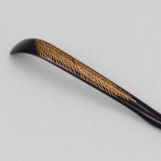 WAJIMA LACQUERWARE CHASHAKU YANAGI MAKIE DESIGN, TRADITIONAL JAPANESE TEA CEREMONY SPOON