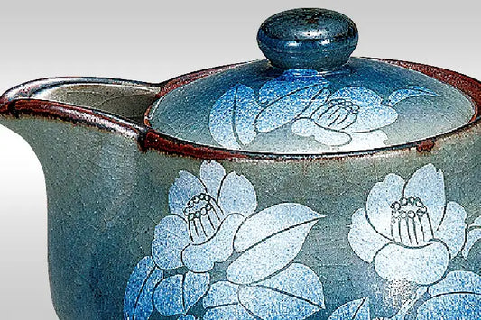 KUTANI WARE TEAPOT GINSAI CAMELLIA
