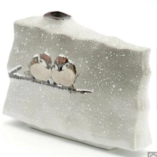 KUTANI WARE WEDGE-SHAPED FLAT VASE (HENKO) – SNOW SPARROW DESIGN BY TOSHITO NAKAMURA