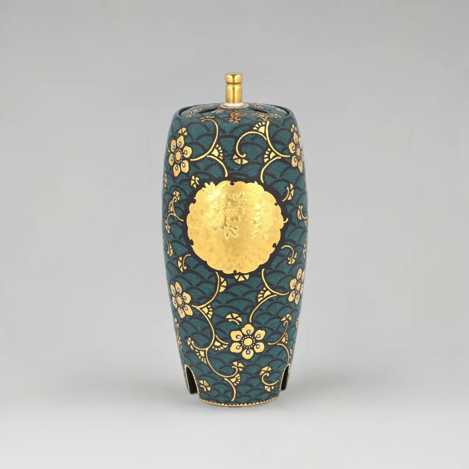 KUTANI WARE INCENSE BURNER (BLUE GRAIN SNOW RING CHERRY BLOSSOMS, BAMBOO, AND PLUM BLOSSOMS)/KINGYOKU NAKADA