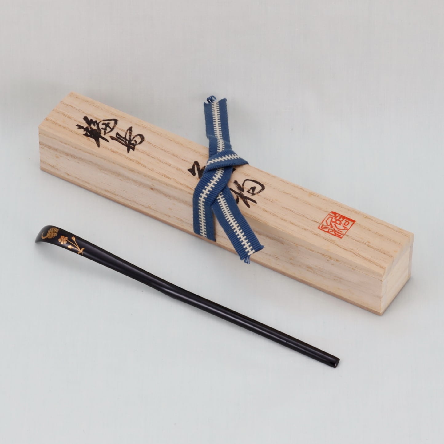 WAJIMA LACQUERWARE CHASHAKU SETSUGEKKA MAKIE DESIGN, TRADITIONAL JAPANESE TEA CEREMONY SPOON