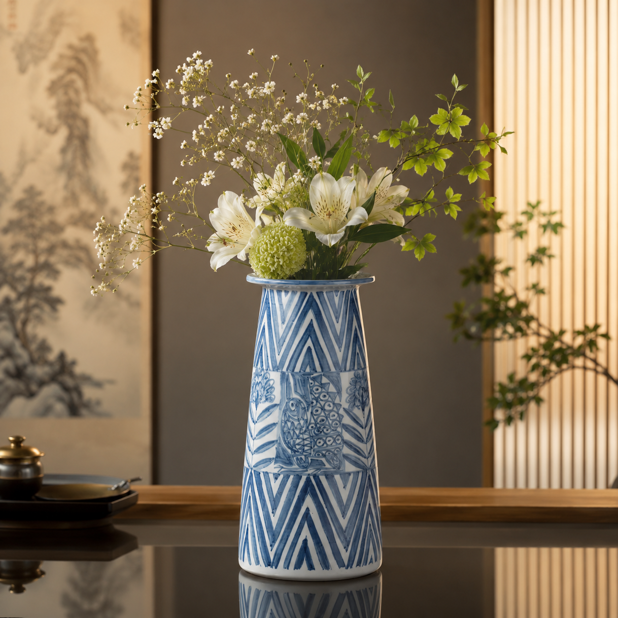 JAPANESE KUTANI WARE VASE – PERSIAN BIRD DESIGN
