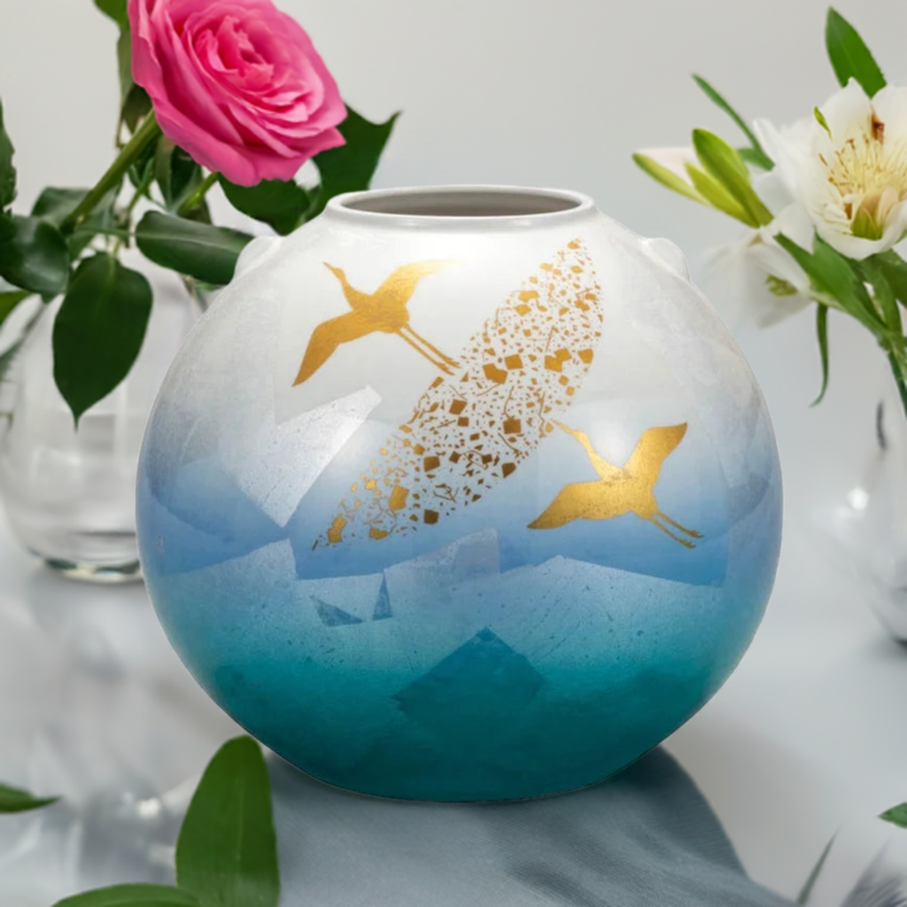 KUTANI WARE FLOWER VASE GINSAI KINTSURU