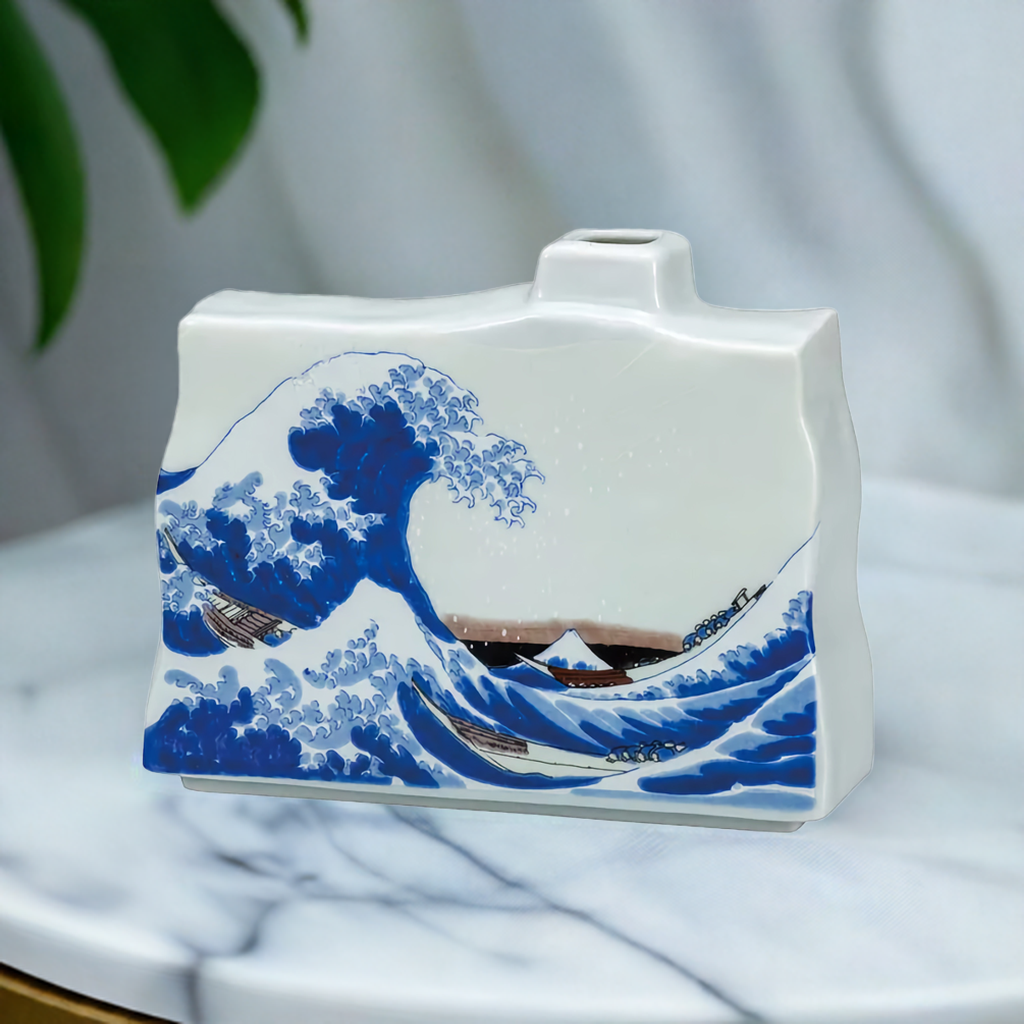 KUTANI JAPANESE SINGLE FLOWER VASE THE GREAT WAVE OFF KANAGAWA BY HOKUSAI