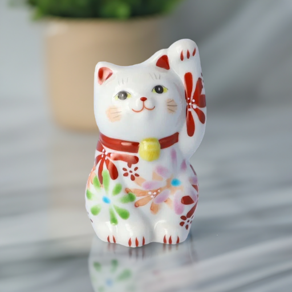 KUTANI WARE LUCKY CAT(MANEKI NEKO) FLOWER UTAGE RED / KOKUZOU KLIN