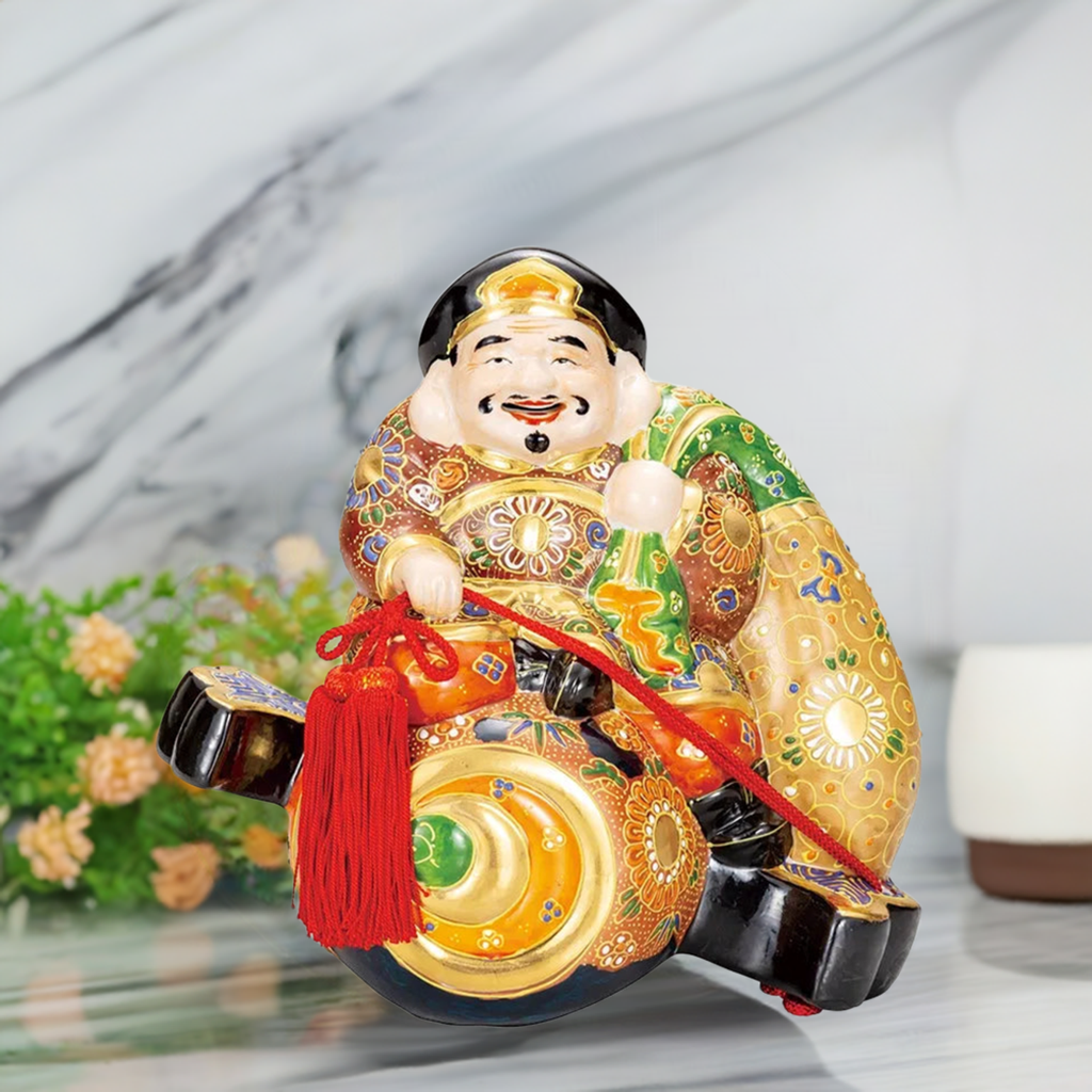 KUTANI WARE LARGE MALLET-RIDING FIGURE – BLACK RAISED DECORATION (KURO-SAMA MORI)