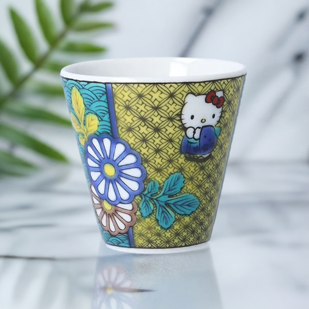 KUTANI WARE HELLO KITTY AOTE KIKUMON MINI OCHOKO (SAKE CUP)/SEIKOU KLIN