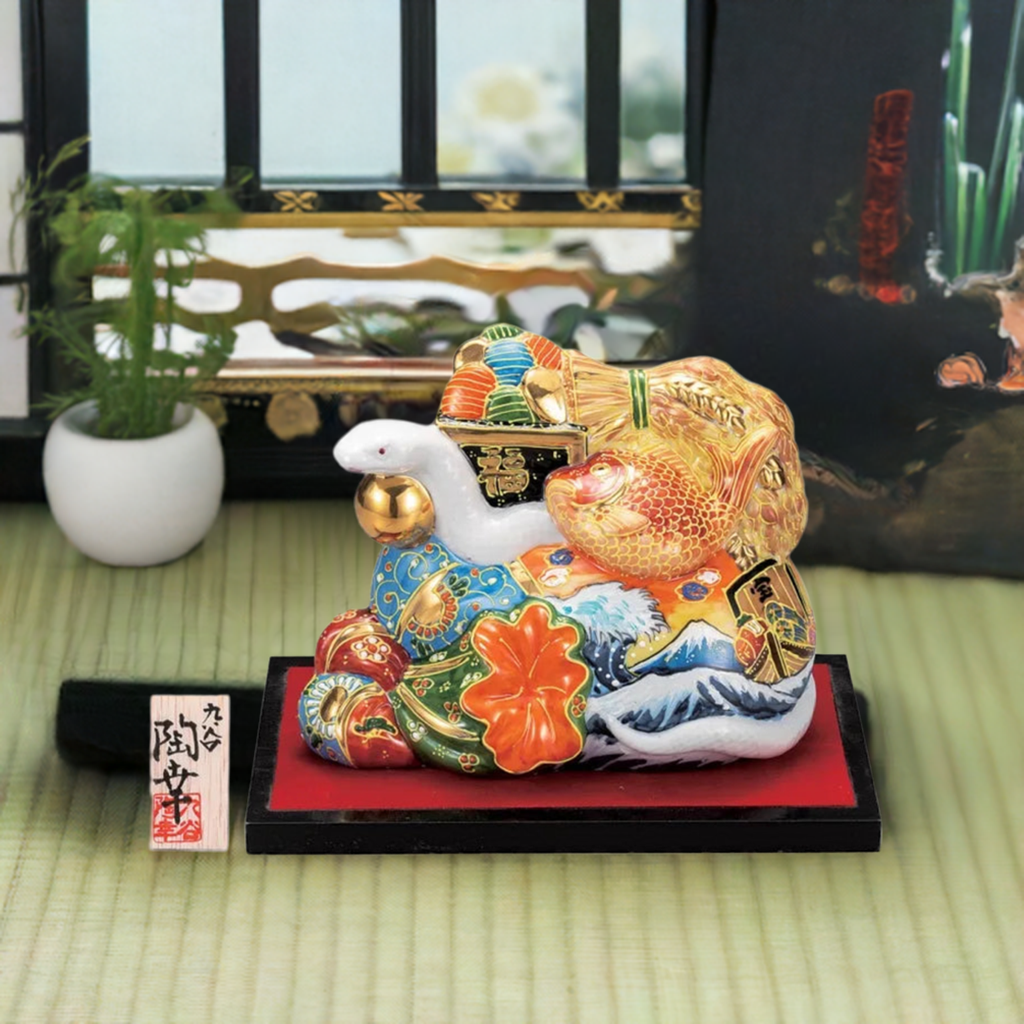 KUTANI WARE MORI TAKARA-BUNE IN HOKUSAI STYLE BIZAN KILN, JAPANESE CERAMIC ART