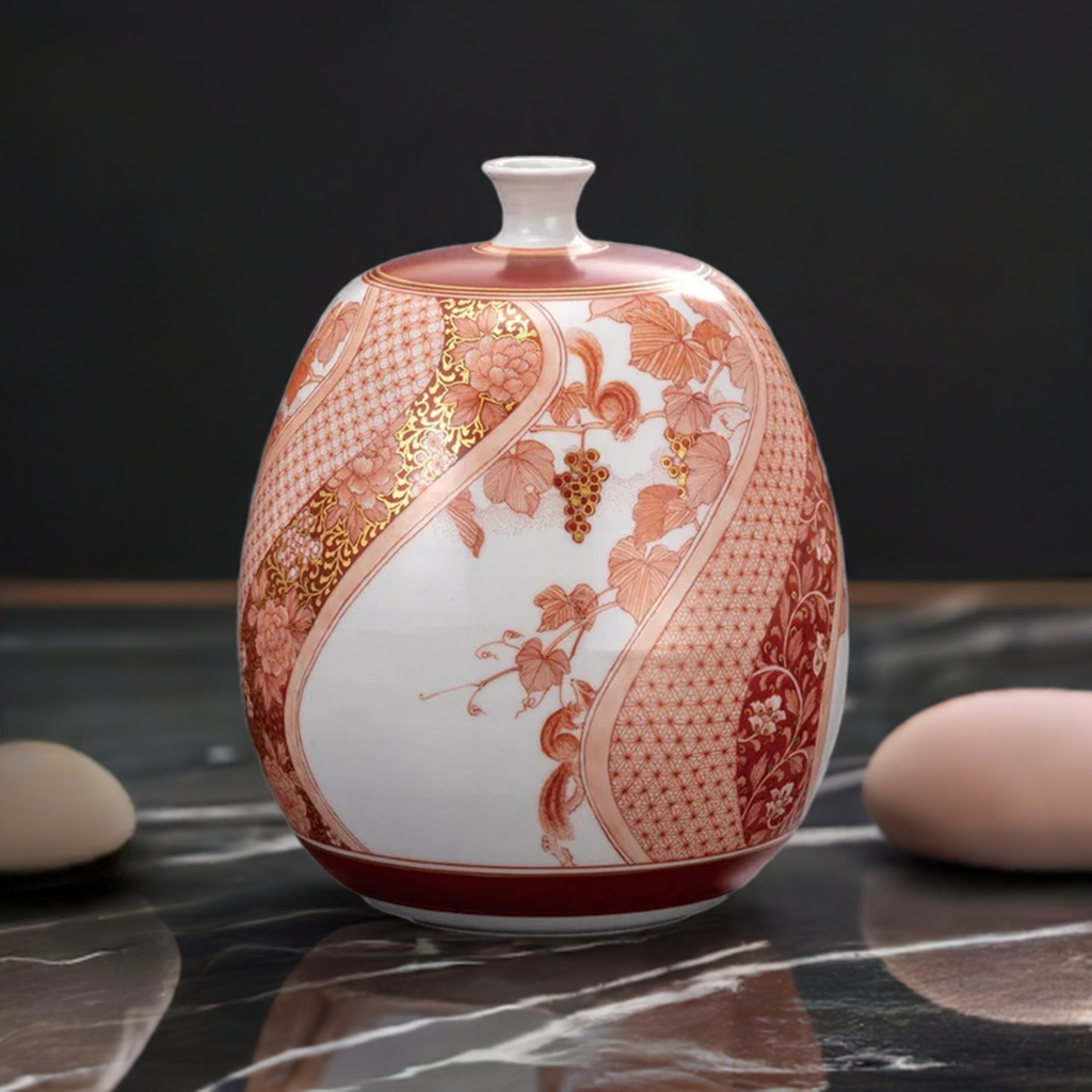 KUTANI WARE VASE AKAE MINORI-MON/BUZAN FUKUSHIMA