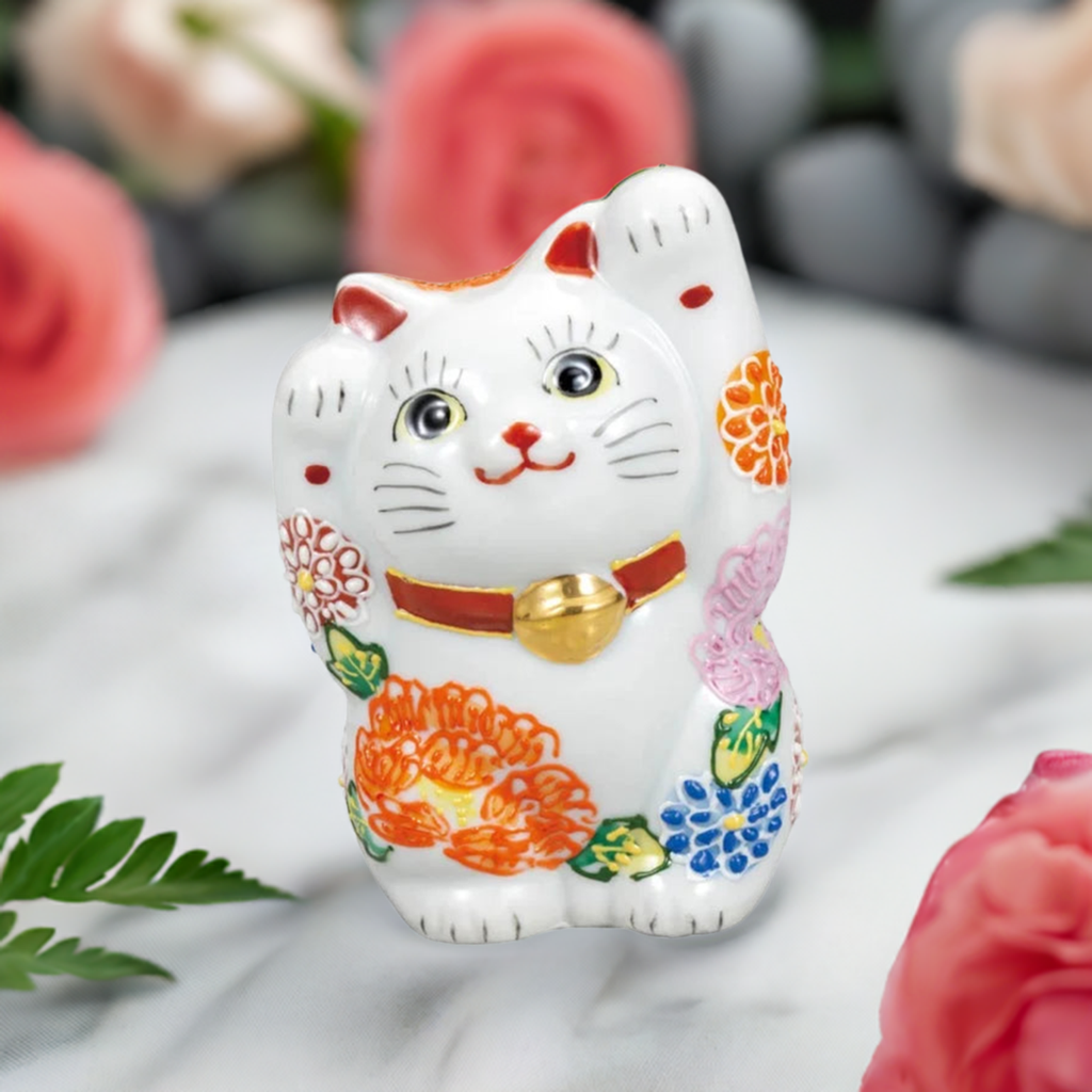 KUTANI WARE TWO-HANDED MANEKI-NEKO HANAZUKUSHI