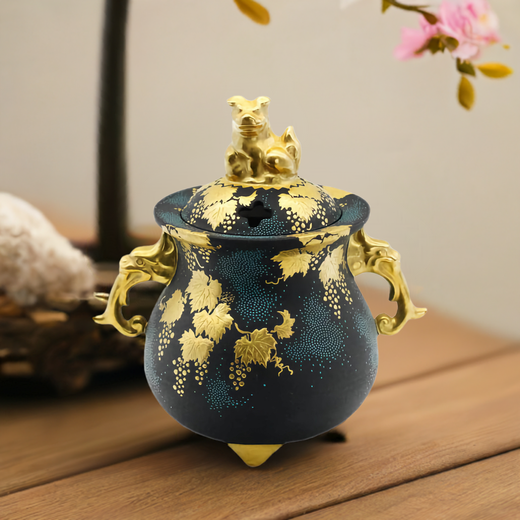 KINGYOKU NAKADA KUTANI INCENSE BURNER – BLUE DOTS WITH RAISED GOLD GRAPE DESIGN