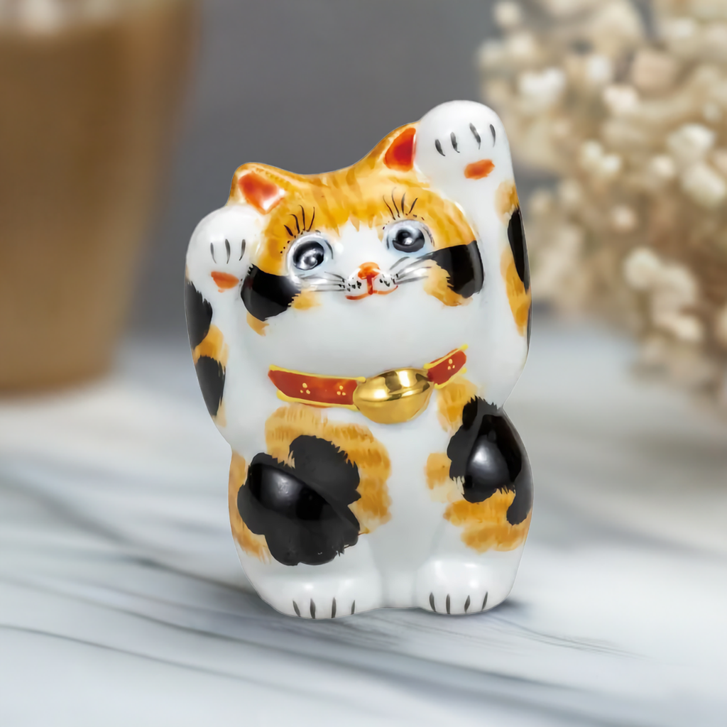 JAPAN KUTANI LUCKY CAT(BOTH HANDS RAISED MANEKI NEKO)LONG-HAIRED CALICO