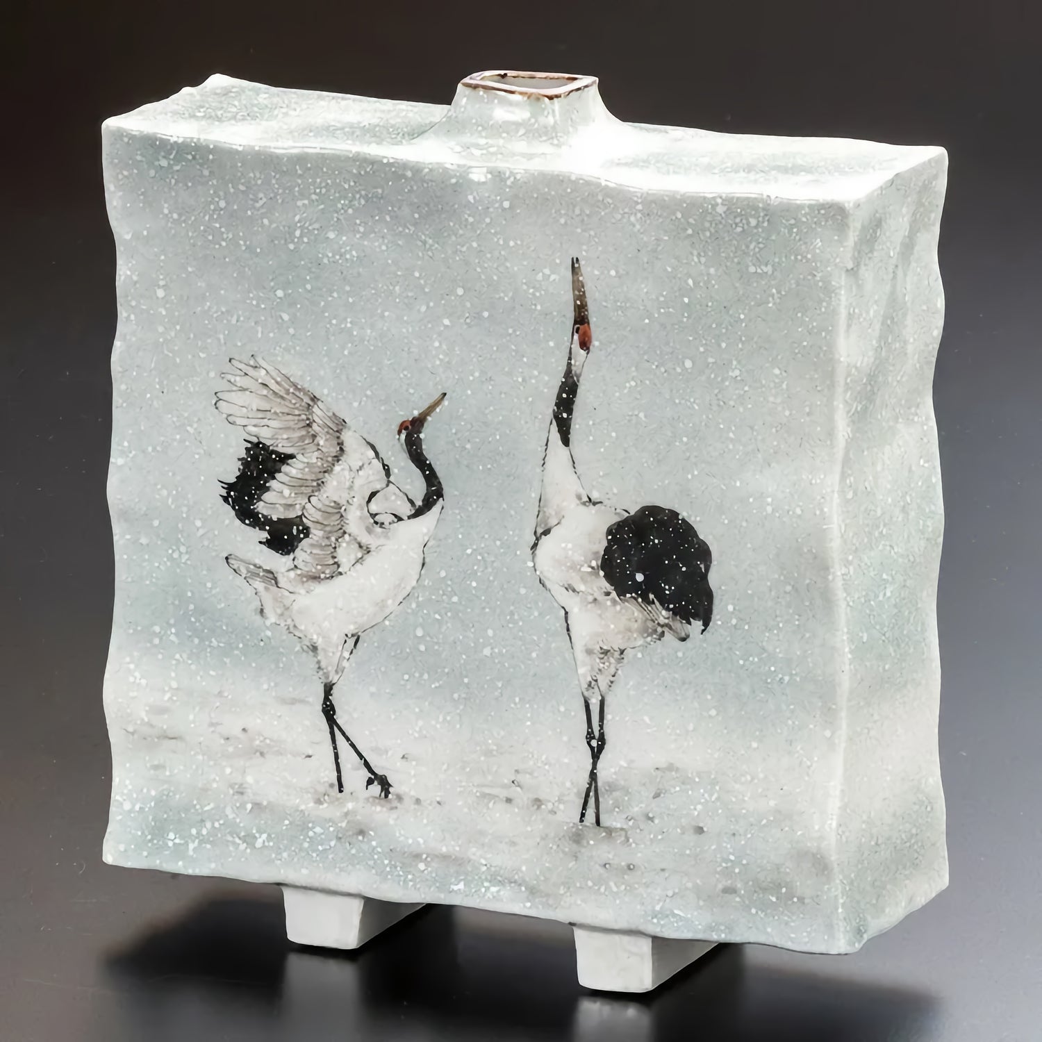 JAPANESE FLOWER VASE KUTANI CRANES DANCING IN SNOW/TOSHITO NAKAMURA