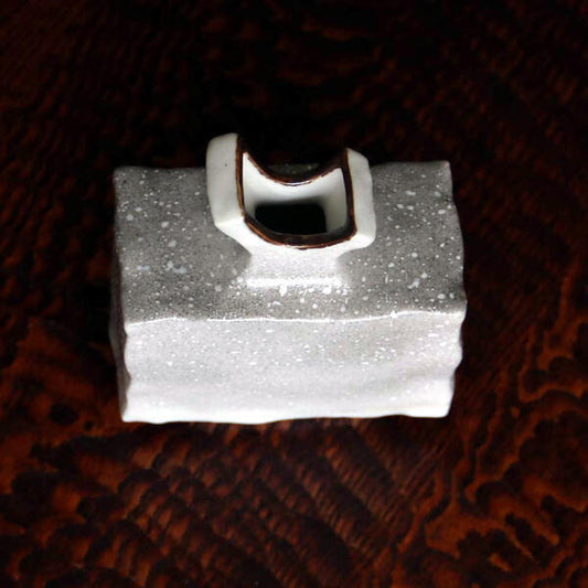 JAPANESE KUTANI DECORATIVE HENKO VASE – SNOW WITH TWIN SPARROWS MOTIF, COMPACT SIZE BY TOSHITO NAKAMURA