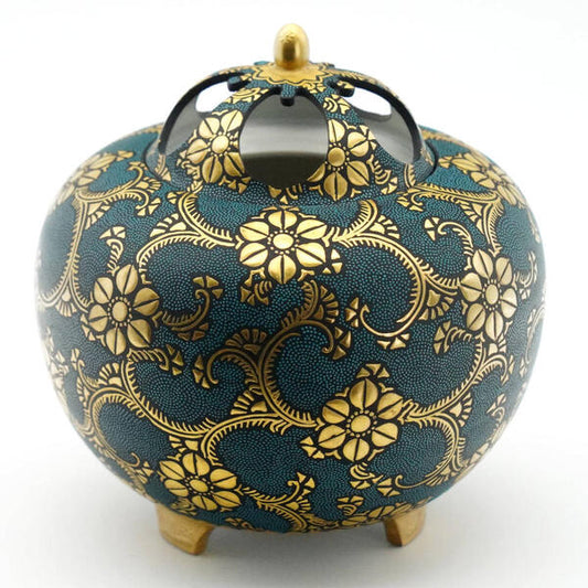 KINGYOKU NAKADA KUTANI INCENSE BURNER – "WHIRL PATTERN BLUE DOTS WITH DOUBLE CLEMATIS ARABESQUE"