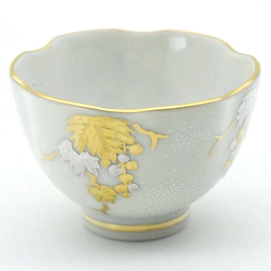 KUTANI WARE SAKAZUKI – PLATINUM GRAPE & WHITE AOCHIBU “MOON AND RABBIT” BY KINGYOKU NAKATA