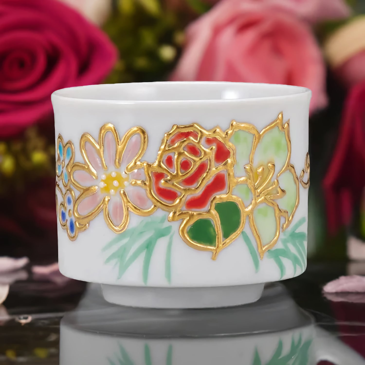 JAPANESE KUTANI WARE GUINOMI SAKE CUP – “HANAMATOI” FLORAL DESIGN BY SHIHO AIKAWA