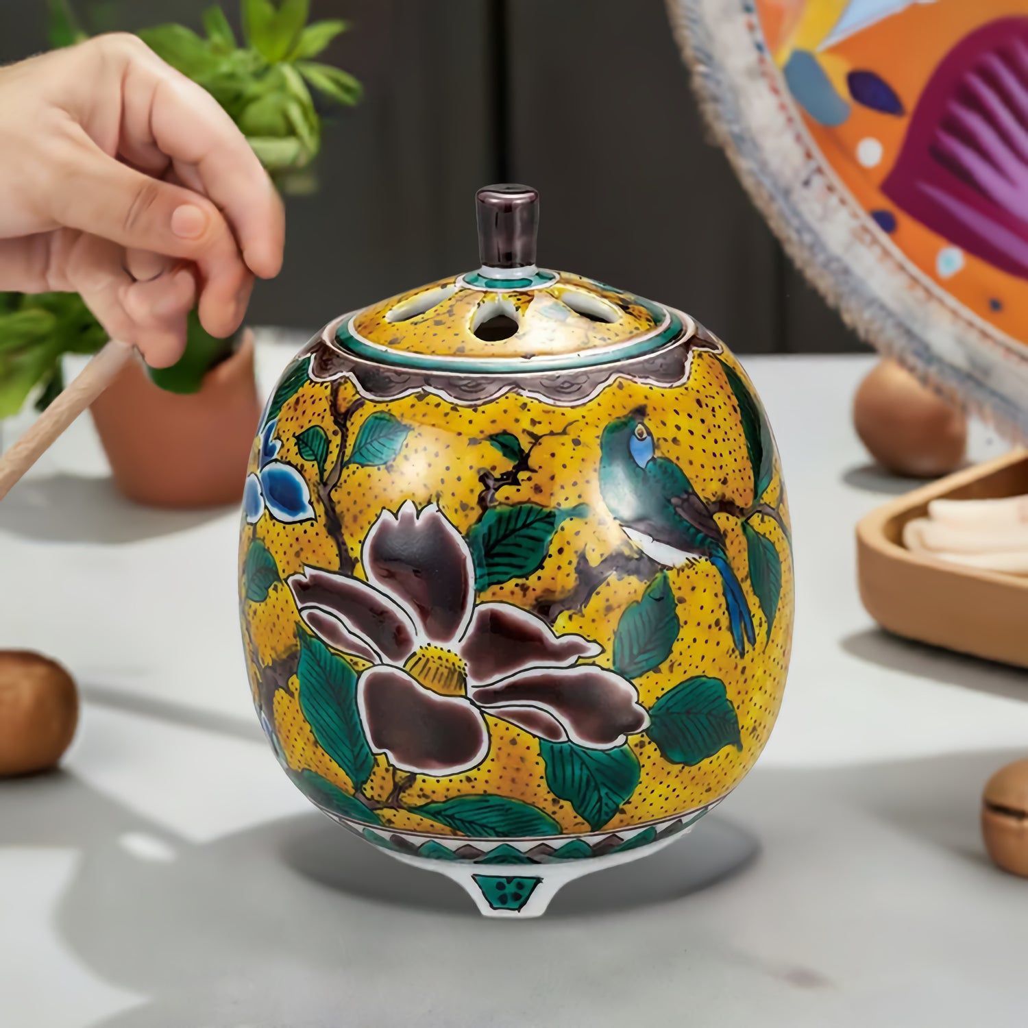 YOSHIDAYA FLORAL AND BIRD MOTIF KUTANI JAPANESE INCENSE BURNER