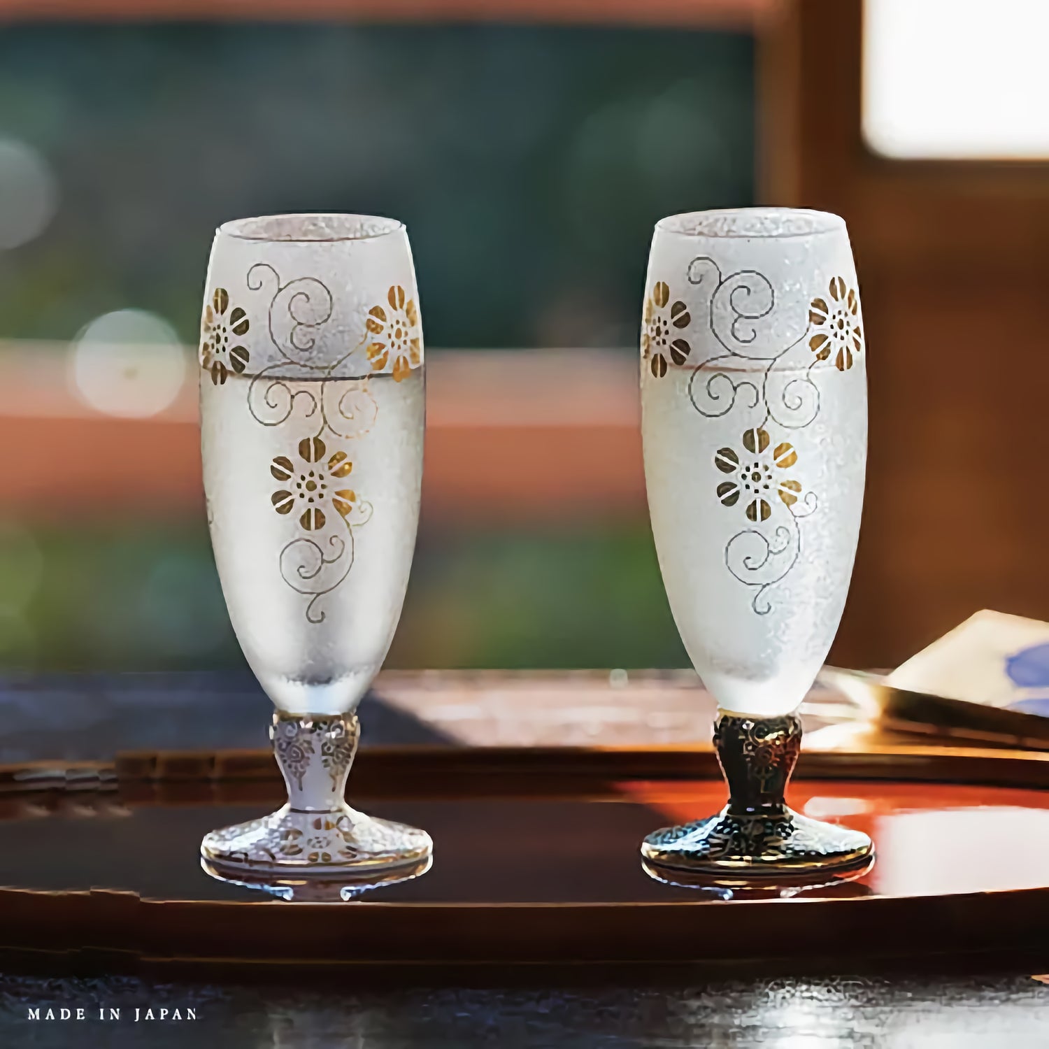 KUTANI PAIR OF SHOCHU CUPS BLUE BEADED CLEMATIS PATTERN.WHITE BEADED CLEMATIS PATTERN
