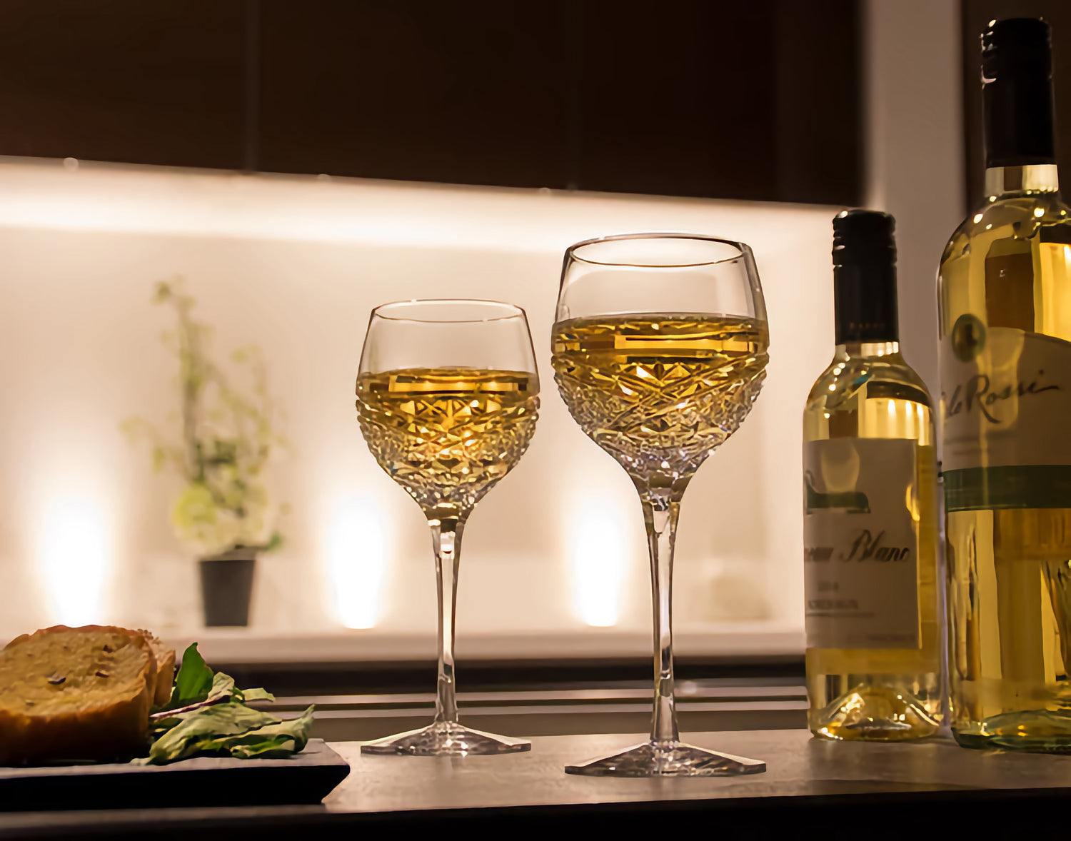 EDO KIRIKO PAIR OF WINE GLASSES HAGOROMO