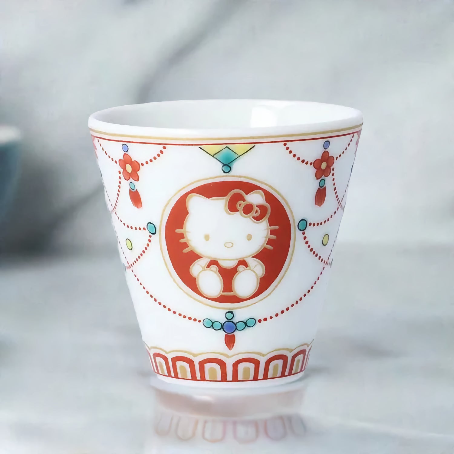 KUTANI WARE HELLO KITTY YORAKU-MON MINI SAKE CUP (OCHOKO) / SEIKOU KILN