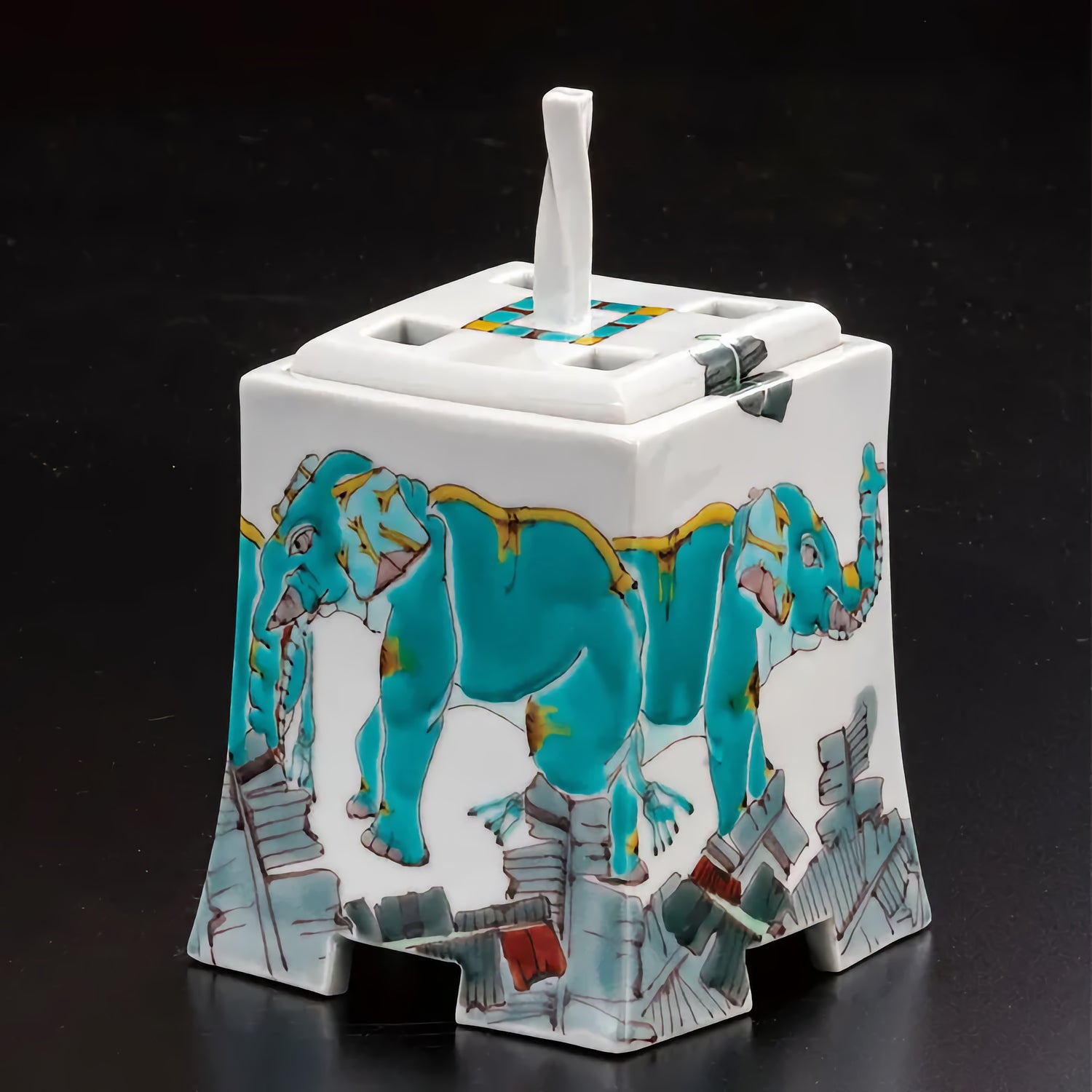 KUTANI JAPANESE INCENSE BURNER PAINTING OF A HERD OF ELEPHANTS /YASUSHI YAMACHIKA