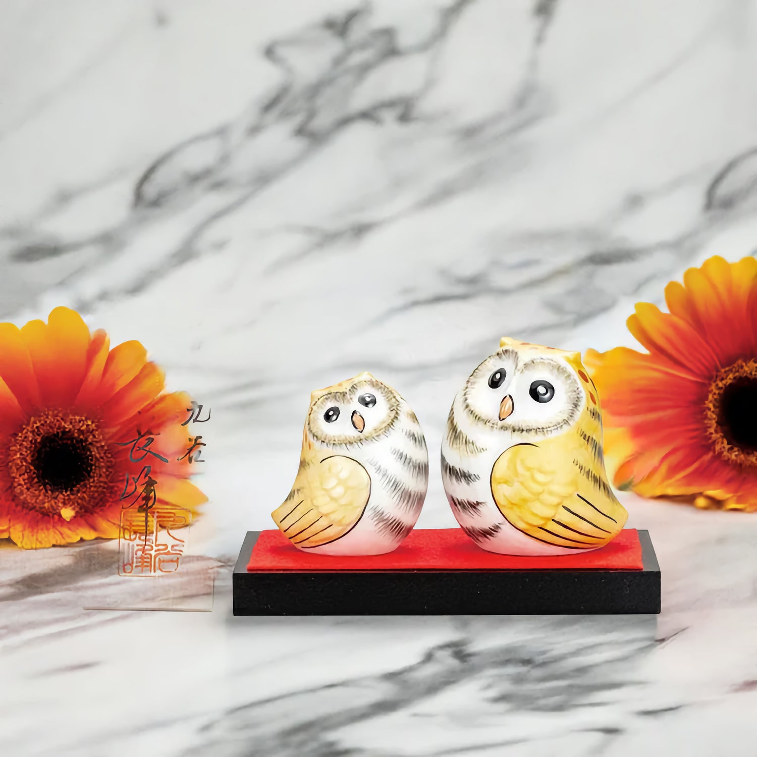 JAPANESE PAIR OF OWL FIGURINE KUTANI GOLD PAINT