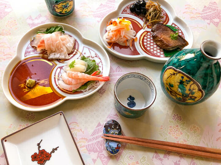 Kutani ware Medium and small plates