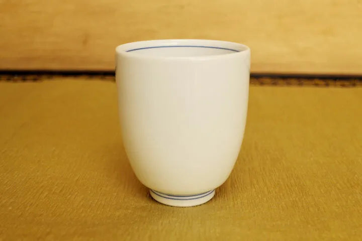 KUTANI WARE YUNOMI TEACUP (JAPANESE TEA CUP) “CAMELLIA & TWO SPARROWS” HAND-PAINTED BY TOSHITO NAKAMURA