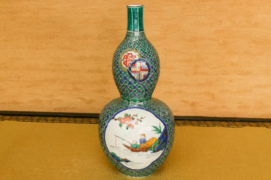 KUTANI WARE DECORATIVE VASE “IROE KO-KUTANI ASSORTED DESIGNS” / TAMEKICHI MITSUI