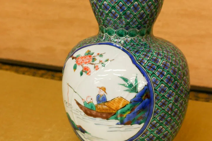 KUTANI WARE DECORATIVE VASE “IROE KO-KUTANI ASSORTED DESIGNS” / TAMEKICHI MITSUI