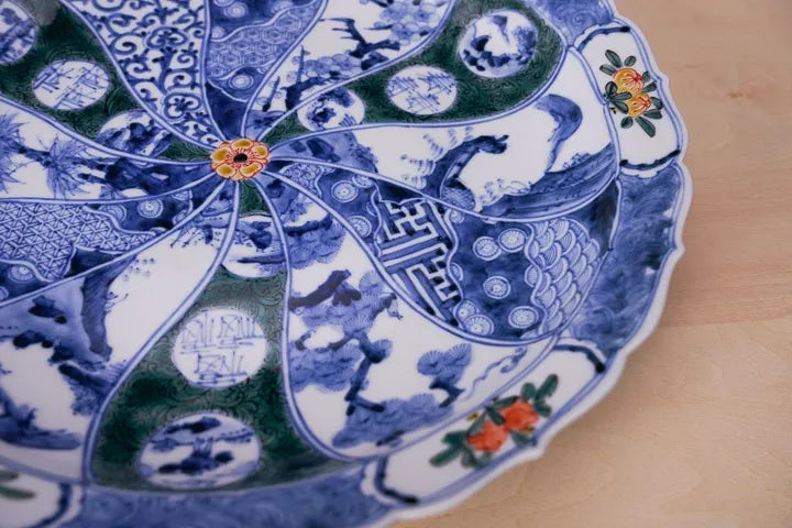 KUTANI WARE (OFFICIAL KILN OF THE IMPERIAL HOUSEHOLD AGENCY) SERVING PLATE (IROE SHOZUI) / CHOZA YAMAMOTO