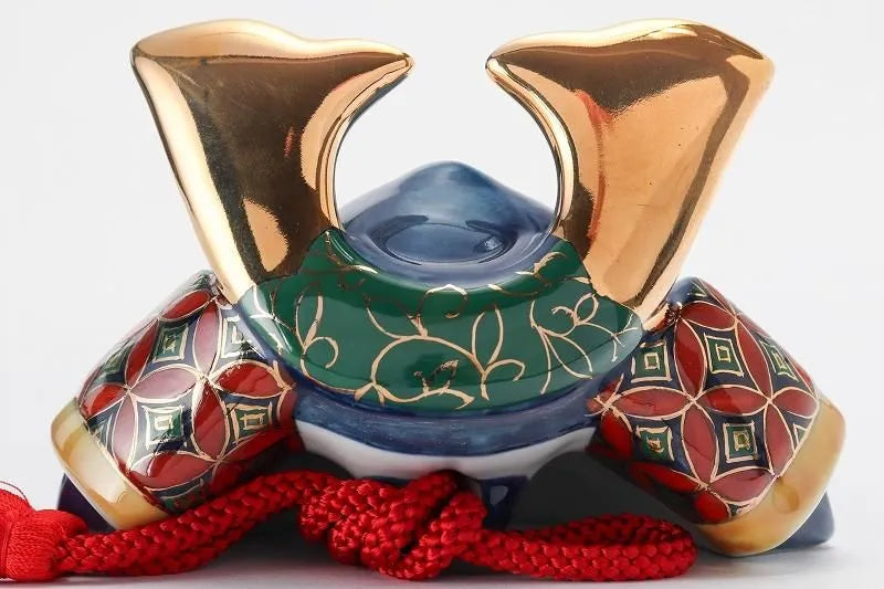 ARITA WARE LARGE KABUTO HELMET “SHIPPO” / KOSUZU TOGEI
