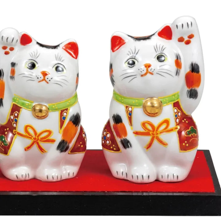 KUTANI WARE JAPANESE PAIR OF MANEKI NEKO LUCKY CATS WITH MORI DECORATION (DISPLAY BASE, MAT & NAME PLAQUE INCLUDED)