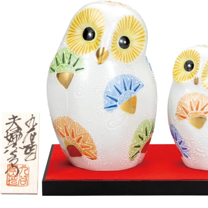 KUTANI WARE PAIR OF OWL FIGURINE WHITE MORI (WITH STAND, MAT, AND NAMEPLATE INCLUDED)