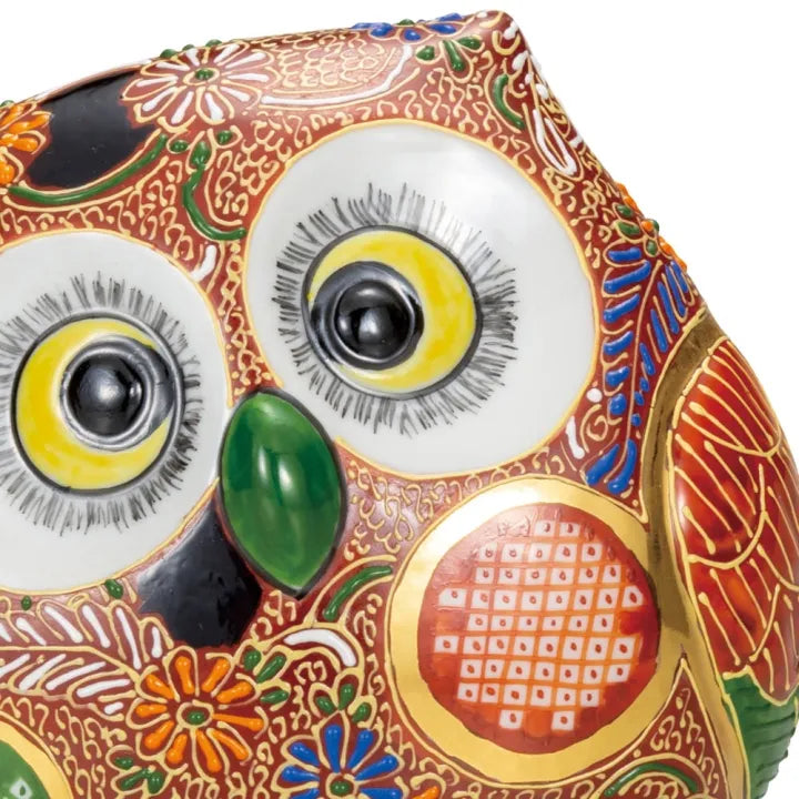 JAPANESE OWL FIGURINE KUTANI DELICATE DOTTED RELIEF IN FINE DETAIL